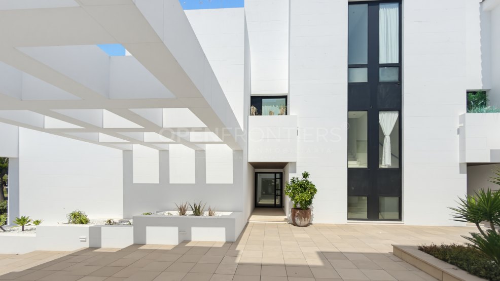 Contemporary duplex penthouse with private lift in Valderrama Sotogrande