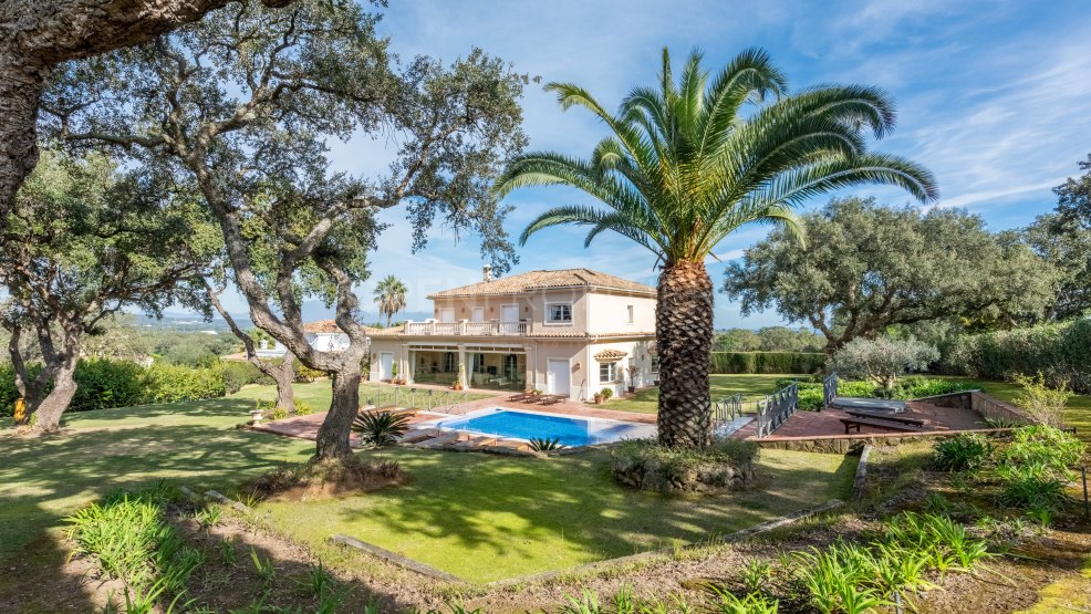 7-Bedroom Frontline Golf Villa in San Roque Club