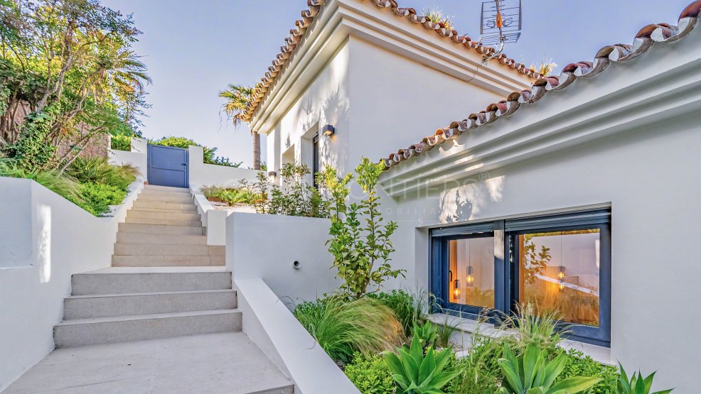 Luxury Villa with Private Pool and Garden in Sotogrande Costa