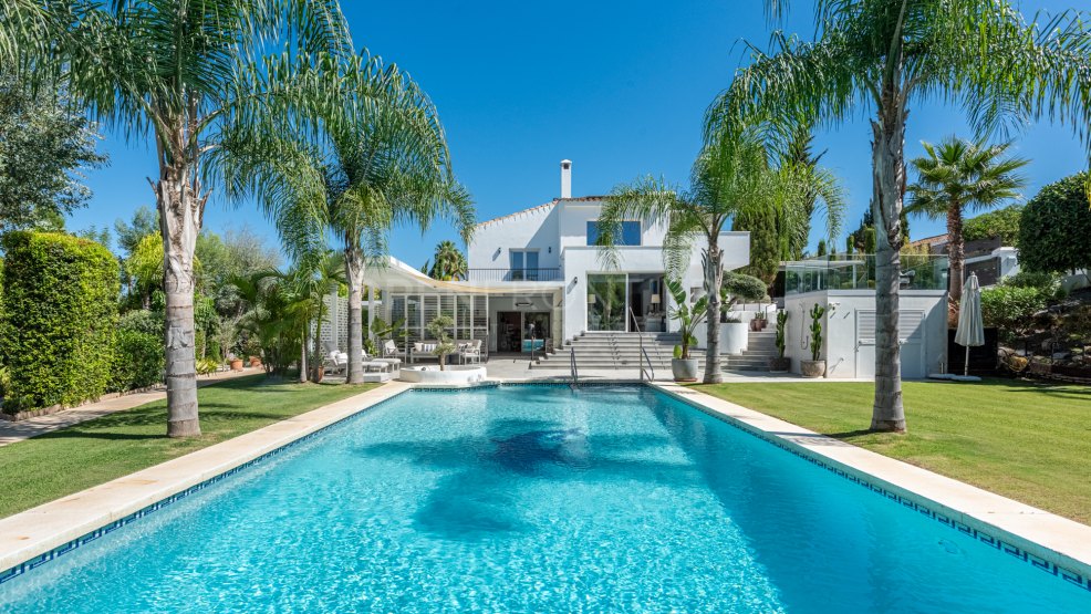 Renovated Villa with Private Pool and Gardens in Sotogrande Costa