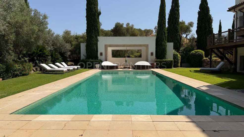Luxury Villa with Private Pool and Mature Gardens in Sotogrande Alto