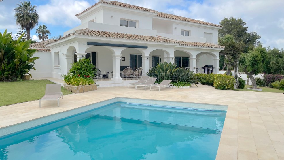 First Line Golf Villa for Sale in Sotogrande – Overlooking Valderrama