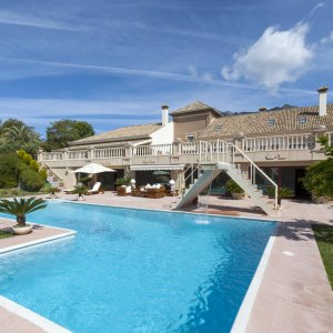 Residencia emblemática con vistas espectaculares en venta en Altos Reales, Marbella Golden Mile