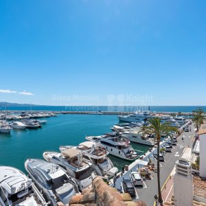 Duplex penthouse avec vue sur la mer à Puerto Banús