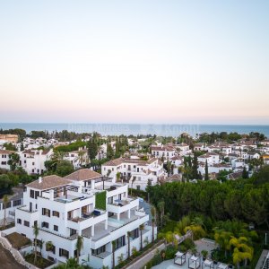 Las Lomas del Marbella Club, Penthouse auf zwei Ebenen in vornehmer Urbanisation