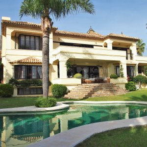 Maison de cinq chambres à louer à Marbella Sierra Blanca