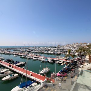 Apartment mit Meerblick in erster Linie Puerto Banus