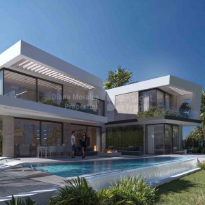 Calahonda, Villa orientée plein sud de 5 chambres à seulement 200 mètres de la plage