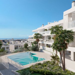 Two-bedroom apartment with roof-terrace in Estepona Town