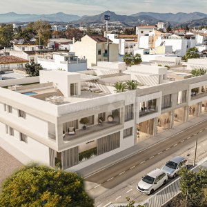 Linda Vista Baja, Elegante bajo en un complejo de 38 unidades junto al Boulevard