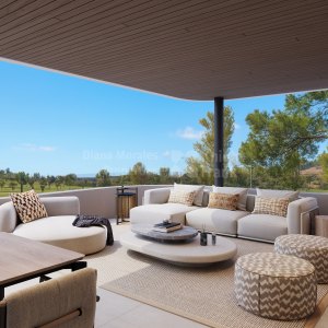 Bajo de tres dormitorios con piscina y jardín privados, en El Paraíso