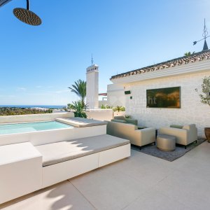 Palacetes Los Belvederes, Двухуровневый пентхаус с видами в закрытом комплексе