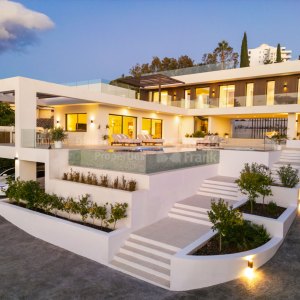 Villa Julia, newly built contemporary property in El Paraíso Medio, Estepona