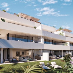 Three-bedroom apartment with sea views in Estepona