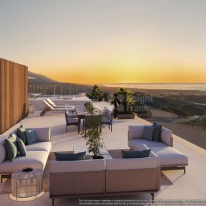 First-floor three-bedroom apartment with sea views in Real de la Quinta