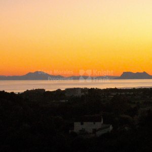 La Panera, Plot with sea and mountain views next to Estepona town