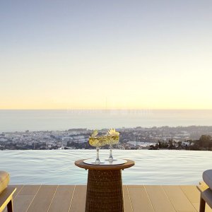 Benahavis, Bajo con piscina privada y vistas inigualables a Marbella y al mar