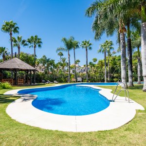 Apartamento en venta en Las Mimosas, Puerto Banús