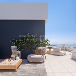 Los Altos de los Monteros, Three-bedroom duplex penthouse in gated complex with panoramic views