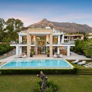 Altos de Puente Romano, Villa Romano, property a short distance from Puente Romano