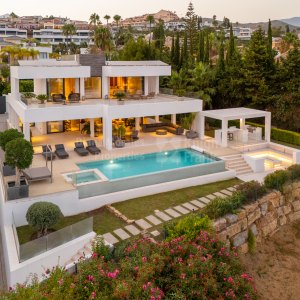 Leo 21B, casa contemporánea en primera línea de golf en Las Brisas
