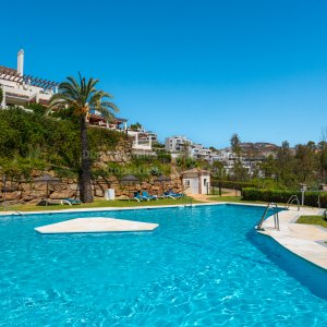 Palacetes Los Belvederes, Aura, appartement rénové avec vue panoramique à Nueva Andalucía