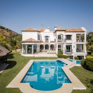 Preciosa villa con encanto único en Marbella Hill Club