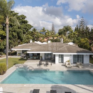 Marbella Este, Elegante villa de una sola planta en El Real