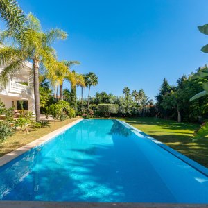 Casasola, Villa in Strandnähe, unweit des Golfplatzes von Guadalmina