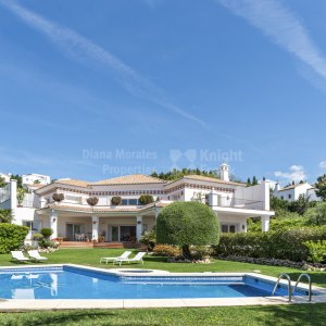 Paraiso Alto, Spacious six-bedroom villa with large pool, sea views and private well