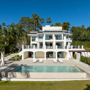 Las Brisas, Вилла «Монте Бланко» со спа-зоной и большим ухоженным садом
