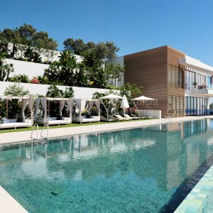 Elviria, Four-bedroom townhouse with private garden in the east of Marbella