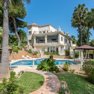Las Chapas 16, villa mediterránea de alta eficiencia energética en Hacienda Las Chapas