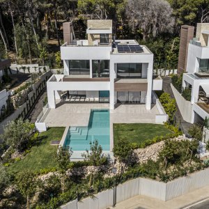 Marbella Centre, Villa Romero, contemporary house in a gated community on the Golden Mile