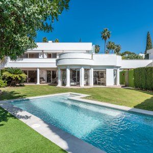 Villa for long term rent in Altos Reales