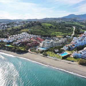 Estepona Westen, Strandnahe Drei-Zimmer-Wohnung in der Nähe des Stadtzentrums von Estepona