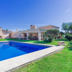 Villa with great potential in el Rosario