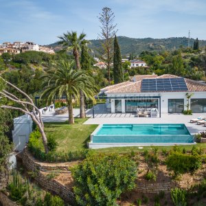 El Rosario, Villa en Elviria con vistas panorámicas al mar