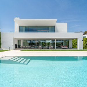 Marbella Golden Mile, Villa Zero, a bright and sophisticated villa on the Golden Mile