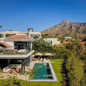 Lomas del Rey, Moderne Villa an der Goldenen Meile