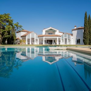 Villa in Guadalmina Baja with large plot