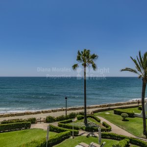 Coral Beach, Casa en primera línea de playa en la Milla de Oro de Marbella con vistas al mar