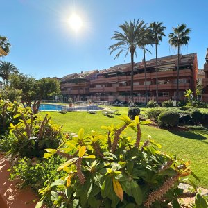 El Embrujo Playa, Beachside two-bedroom west facing apartment near Puerto Banus