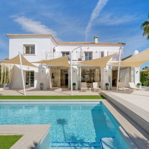 Villa en première ligne de golf à Guadalmina Alta