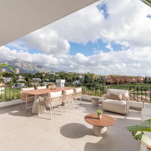 Well appointed five bedroom penthouse in the heart of Nueva Andalucia