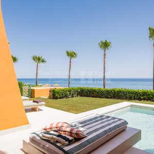 Los Granados del Mar 201, excepcional apartamento en planta baja frente al mar
