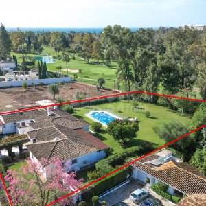 Presentamos una oportunidad única de desarrollo en la prestigiosa zona de Guadalmina Baja en Marbella.