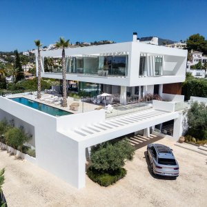 La Quinta, Villa Mika, modern property in El Herrojo with panoramic views