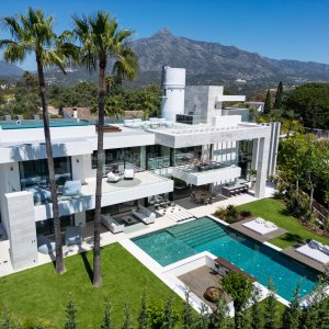 Impressive villa in Atalaya de Río Verde