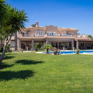 Nueva Andalucia, Villa Zanalita, villa classique à La Cerquilla